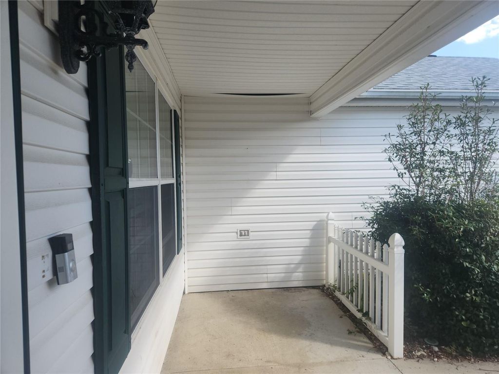 Photo of 8241 SE 176th Lawson Loop, The Villages, FL 32162 (MLS # V4946954)