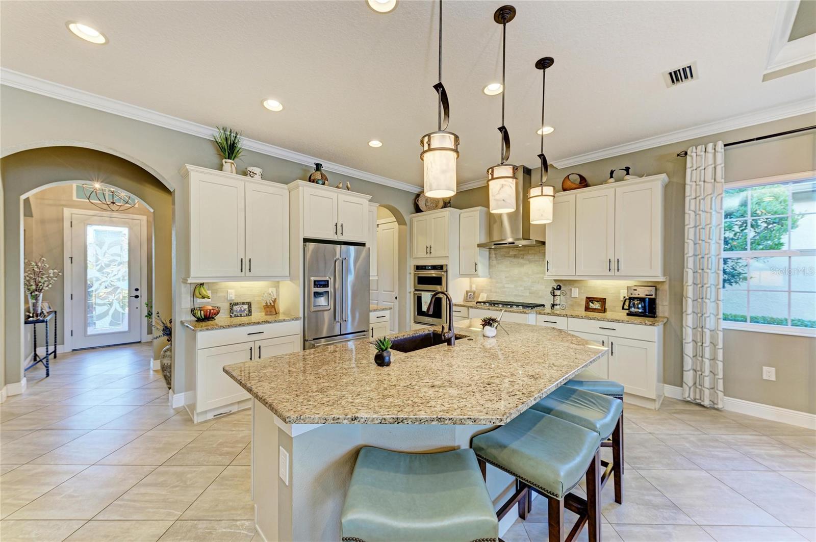 COUNTRY CLUB EAST - BELLEISLE - Residential