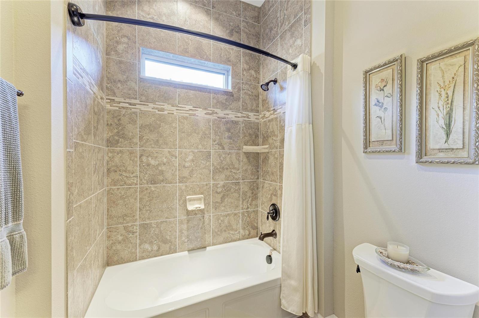 COUNTRY CLUB EAST - BELLEISLE - Residential