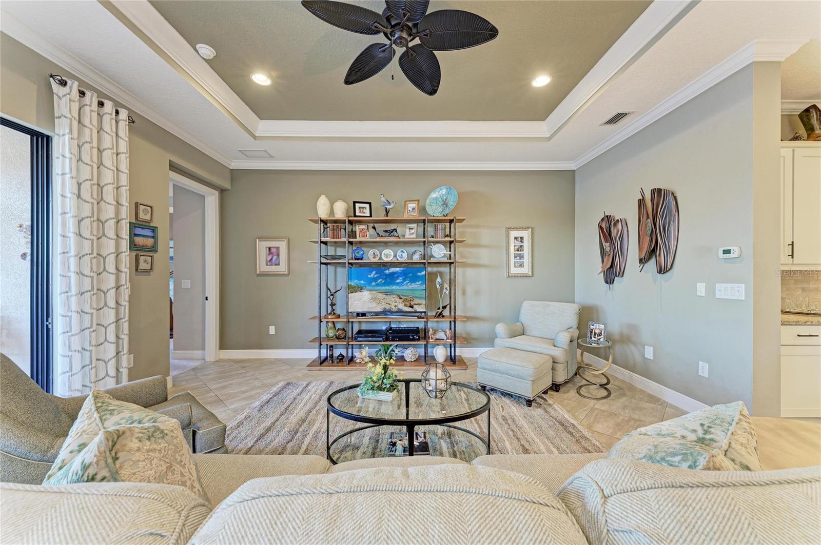 COUNTRY CLUB EAST - BELLEISLE - Residential