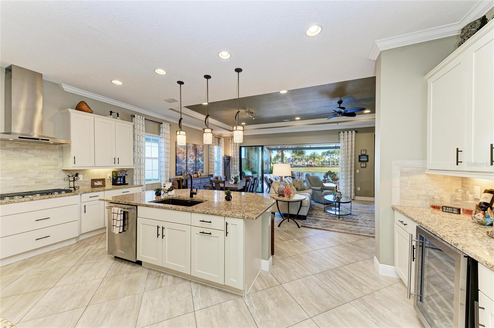 COUNTRY CLUB EAST - BELLEISLE - Residential