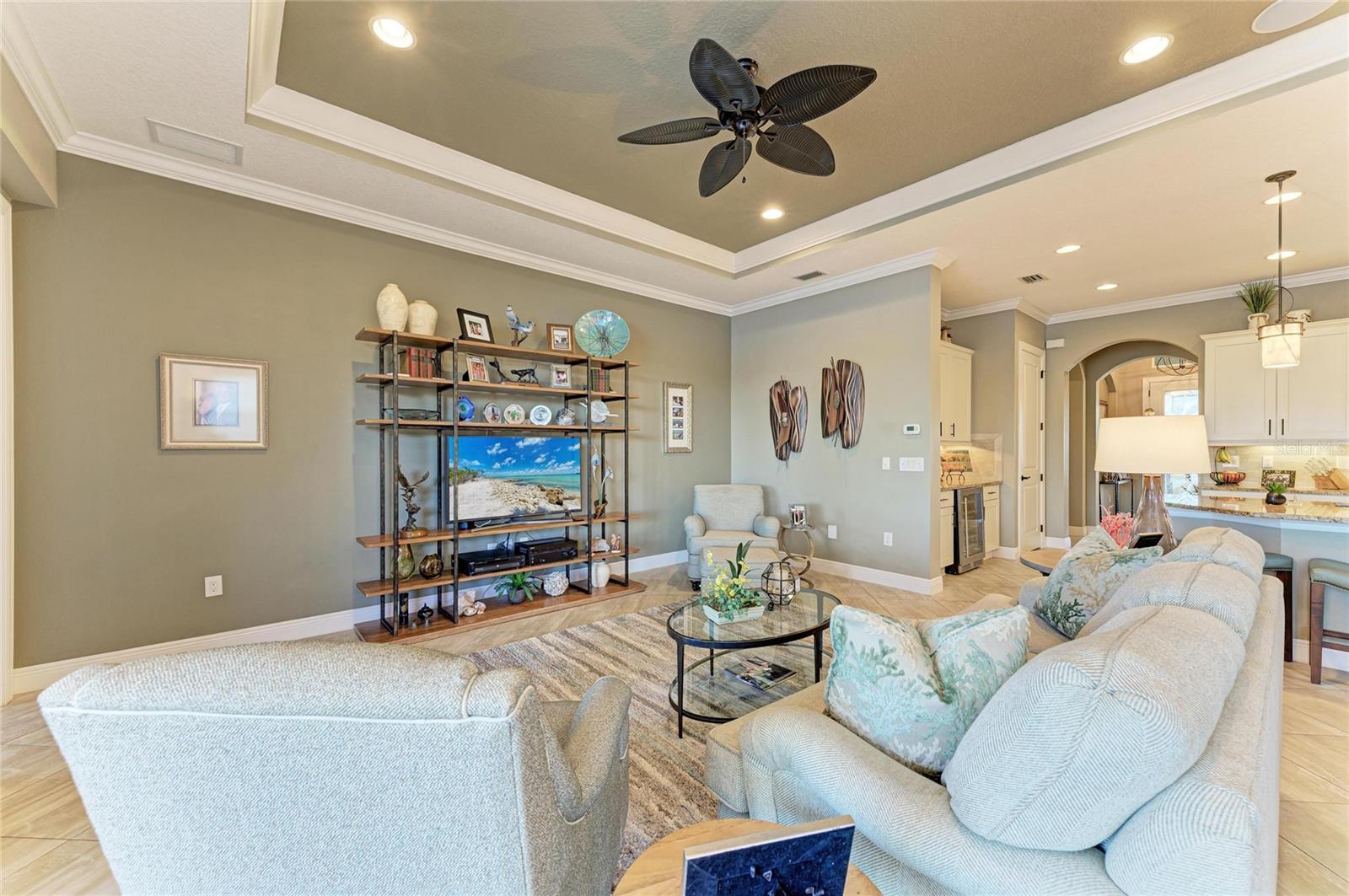 COUNTRY CLUB EAST - BELLEISLE - Residential