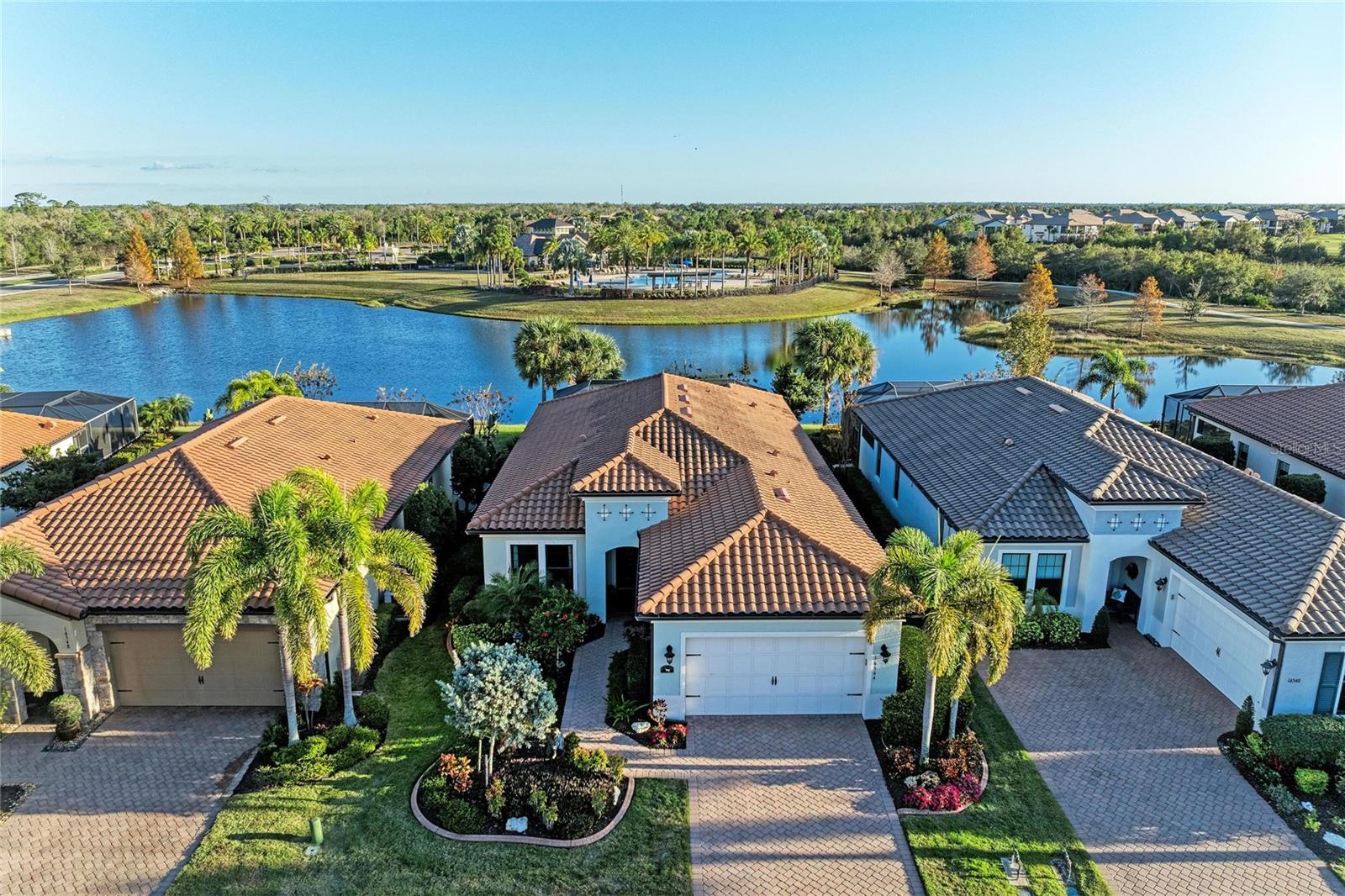 COUNTRY CLUB EAST - BELLEISLE - Residential