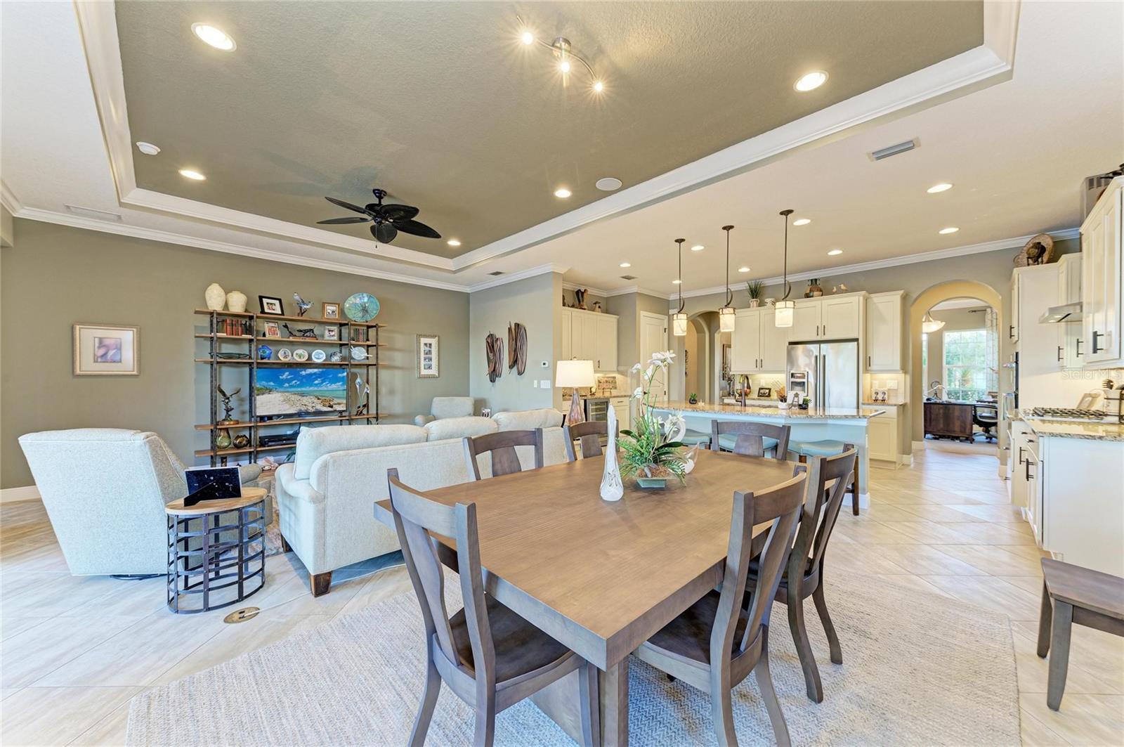 COUNTRY CLUB EAST - BELLEISLE - Residential