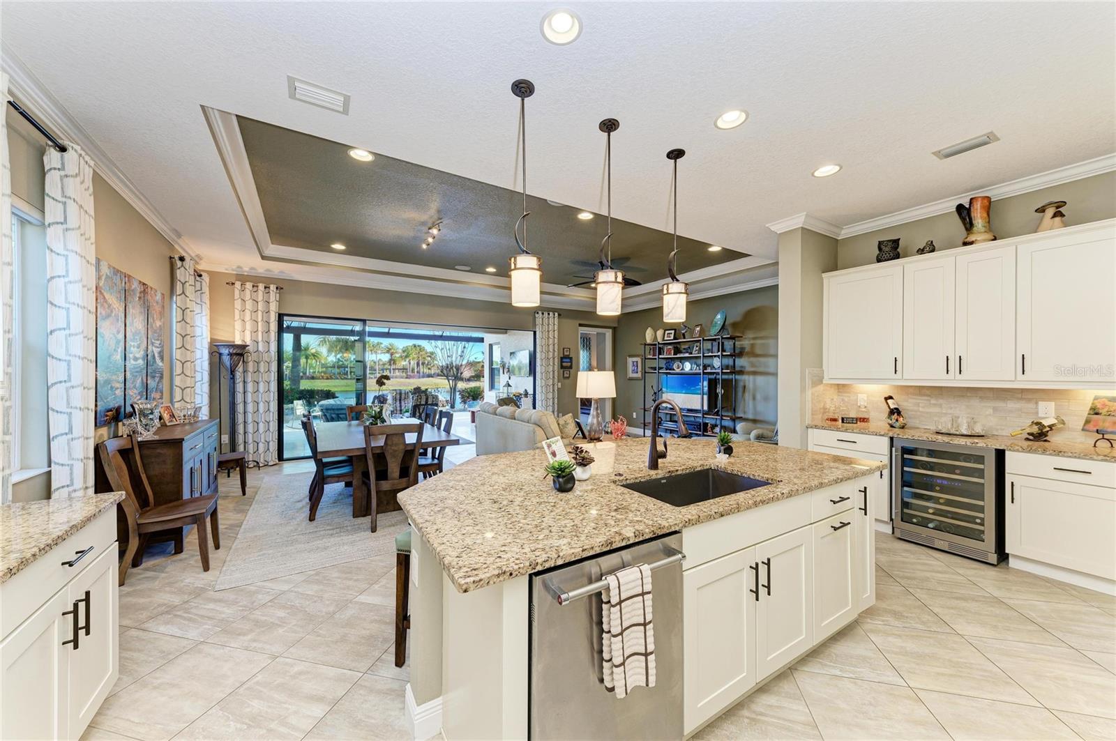 COUNTRY CLUB EAST - BELLEISLE - Residential