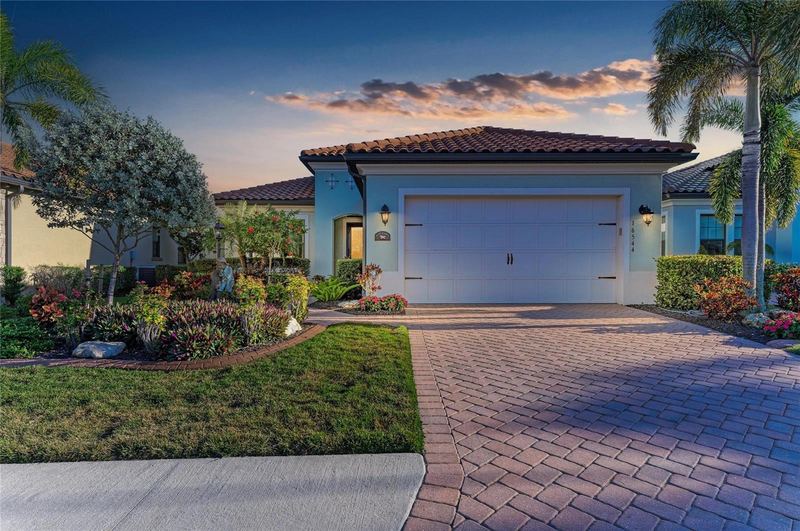 COUNTRY CLUB EAST - BELLEISLE - Residential