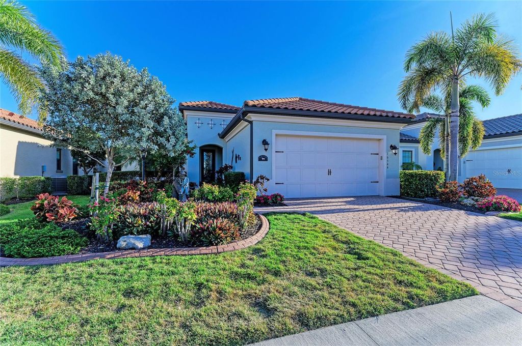 Photo of 16544 Hillside Circle, Bradenton, FL 34202 (MLS # A4677008)