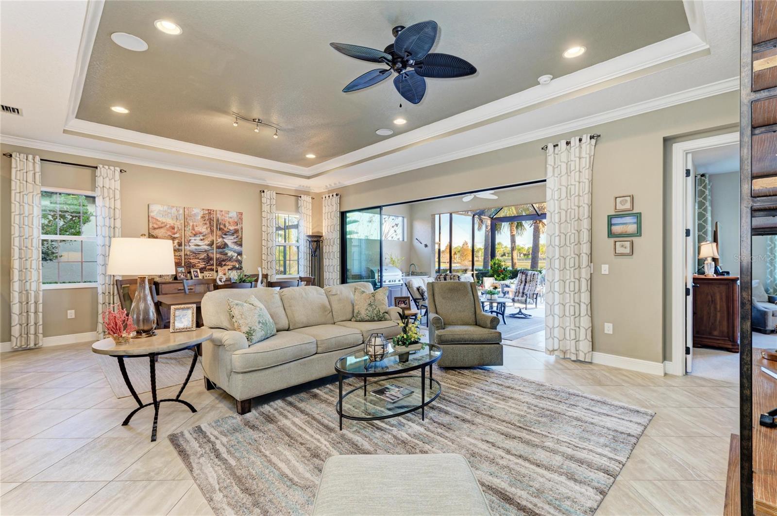 COUNTRY CLUB EAST - BELLEISLE - Residential