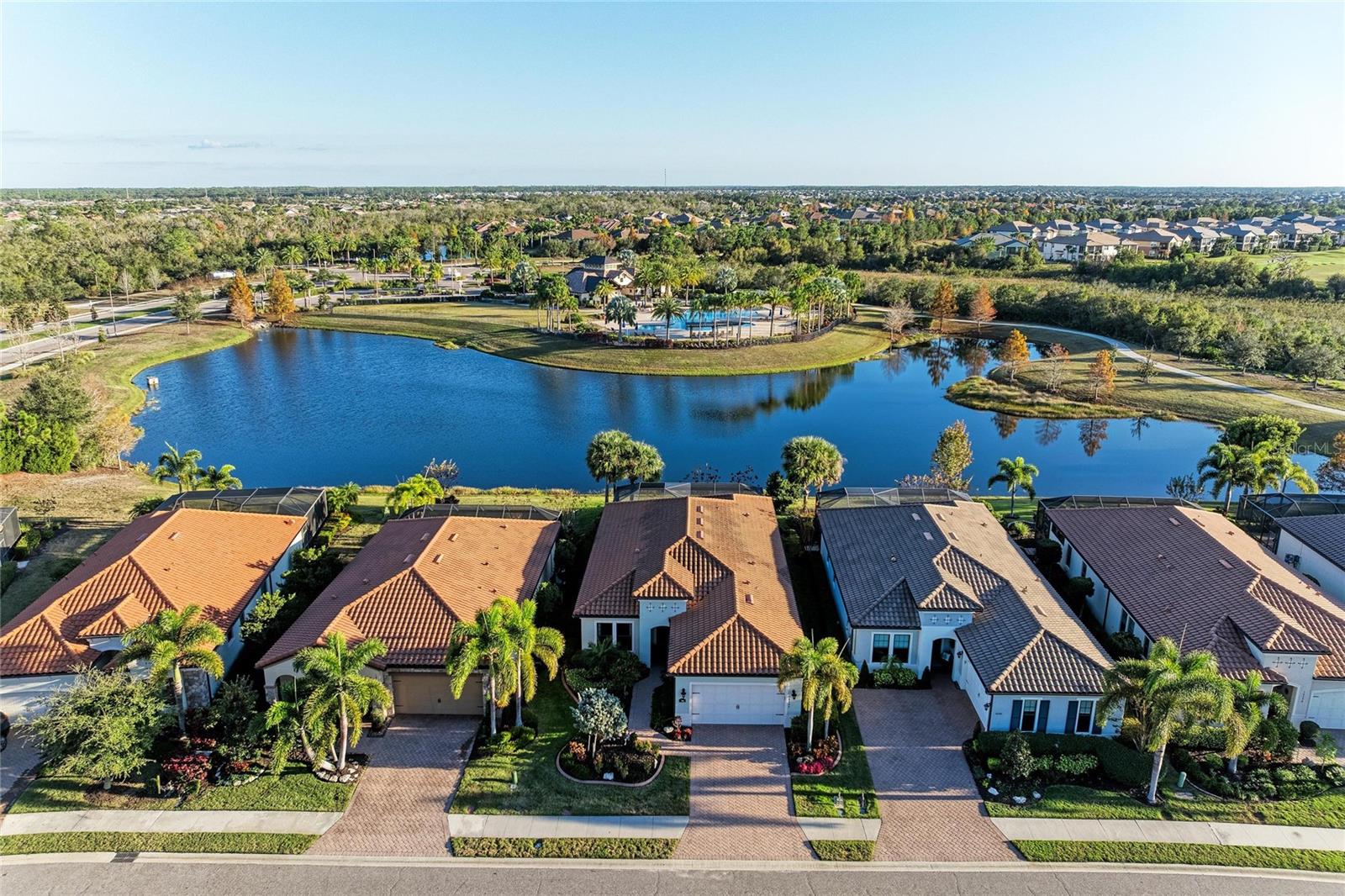 COUNTRY CLUB EAST - BELLEISLE - Residential