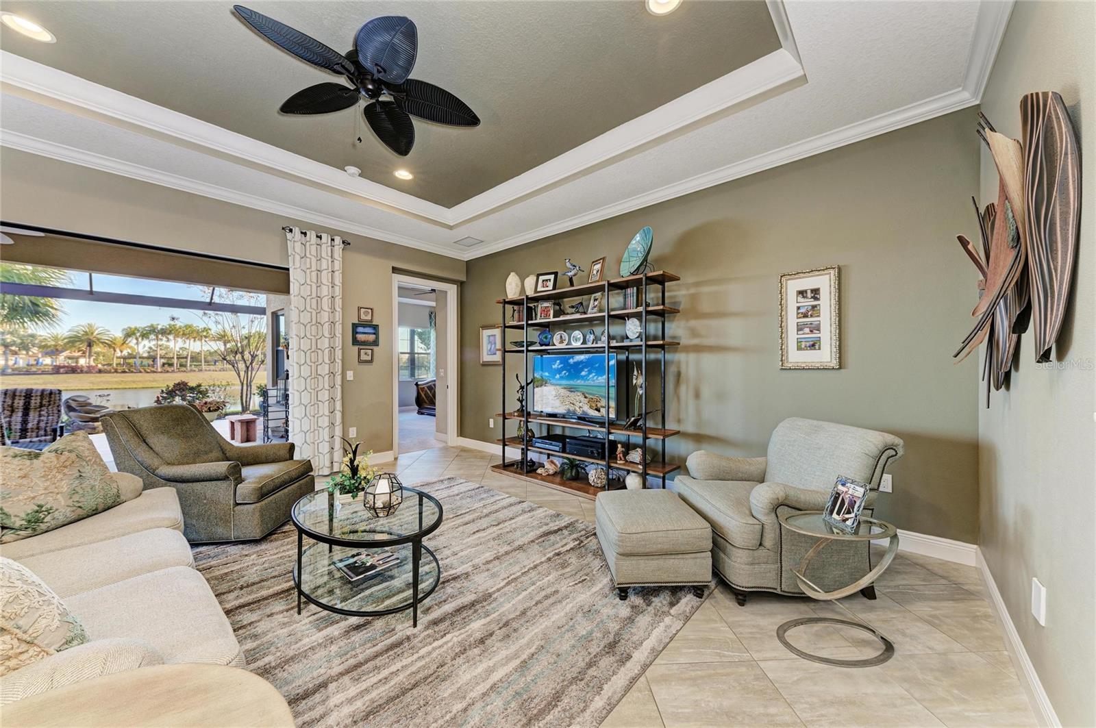 COUNTRY CLUB EAST - BELLEISLE - Residential