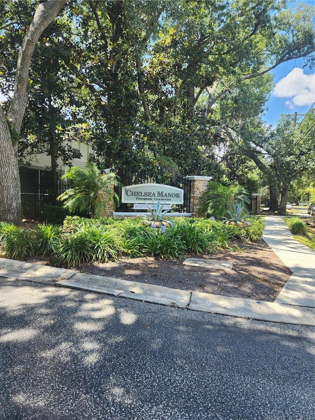 Photo of 2102 Rottwell Court, Brandon, FL 33510 (MLS # TB8521016)