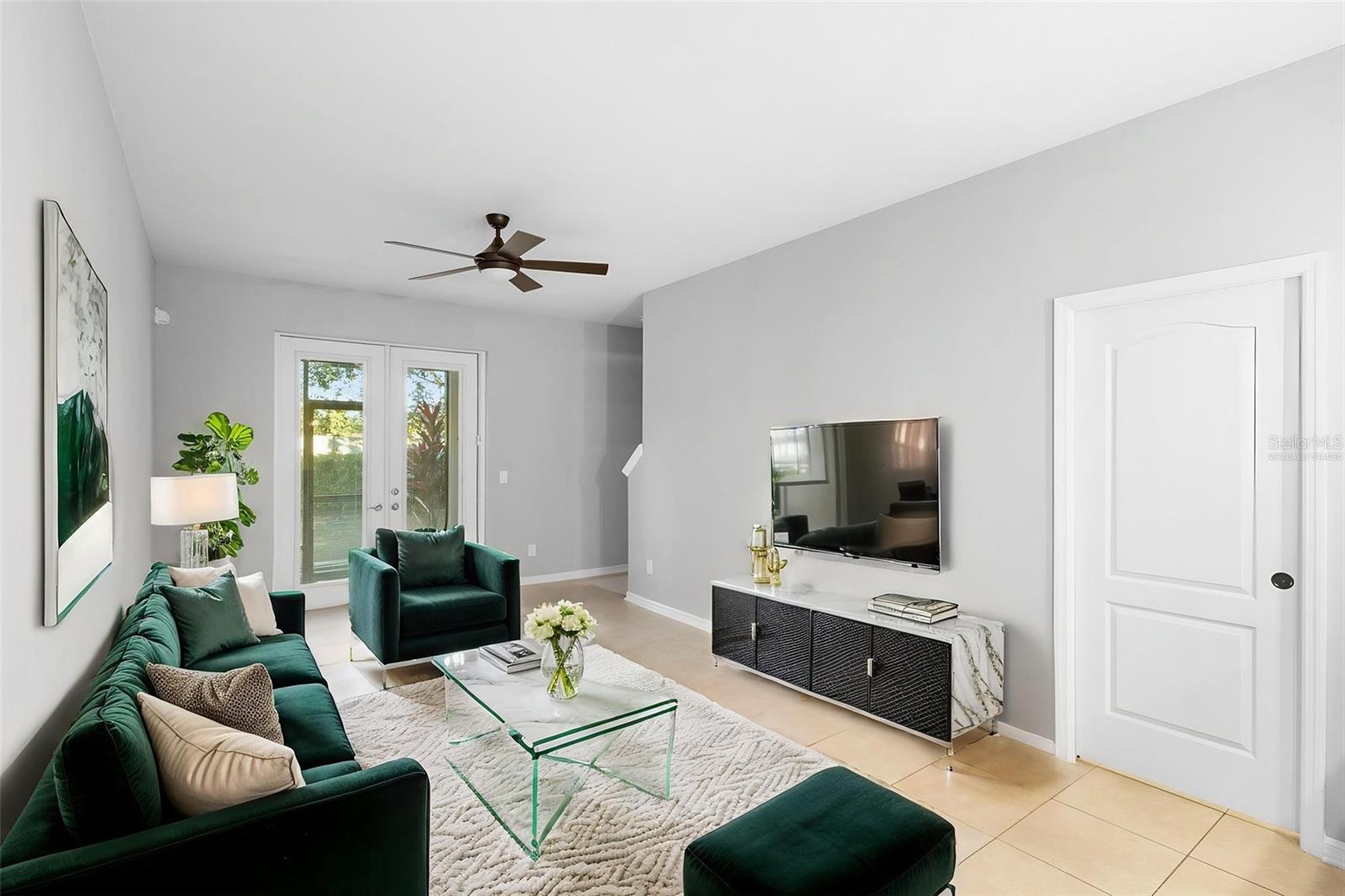 SOMERSET CHASE - Residential