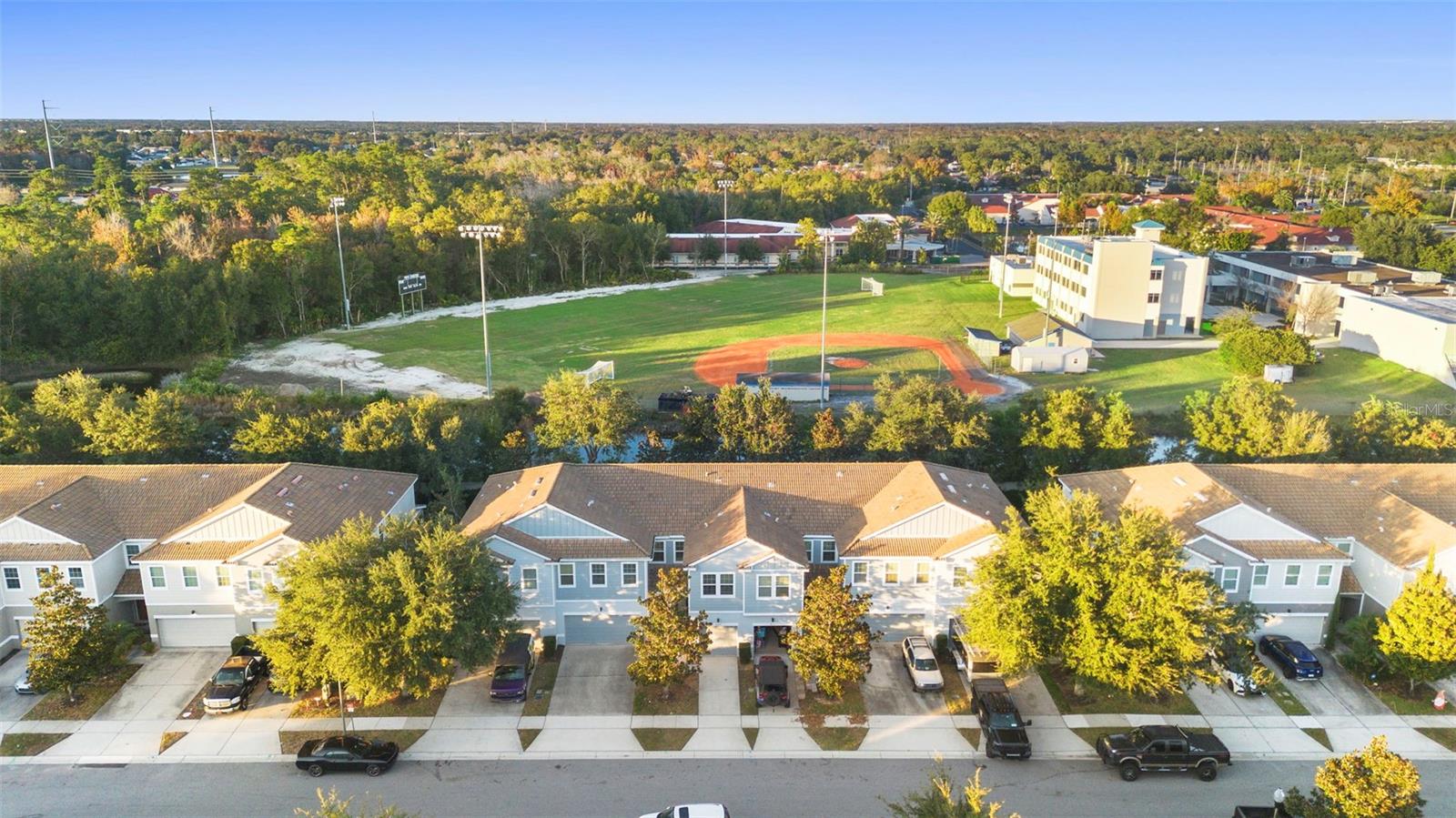 SOMERSET CHASE - Residential