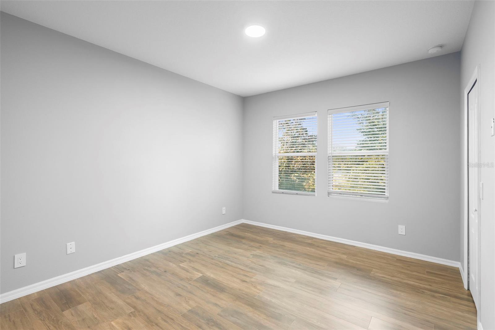 SOMERSET CHASE - Residential