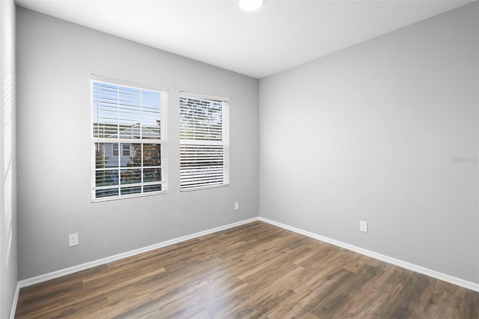 SOMERSET CHASE - Residential