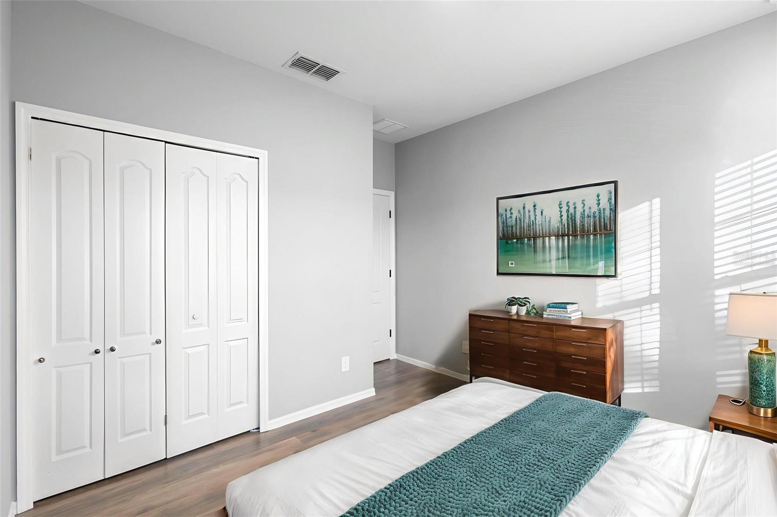 SOMERSET CHASE - Residential