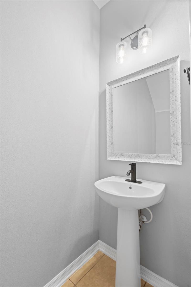 SOMERSET CHASE - Residential