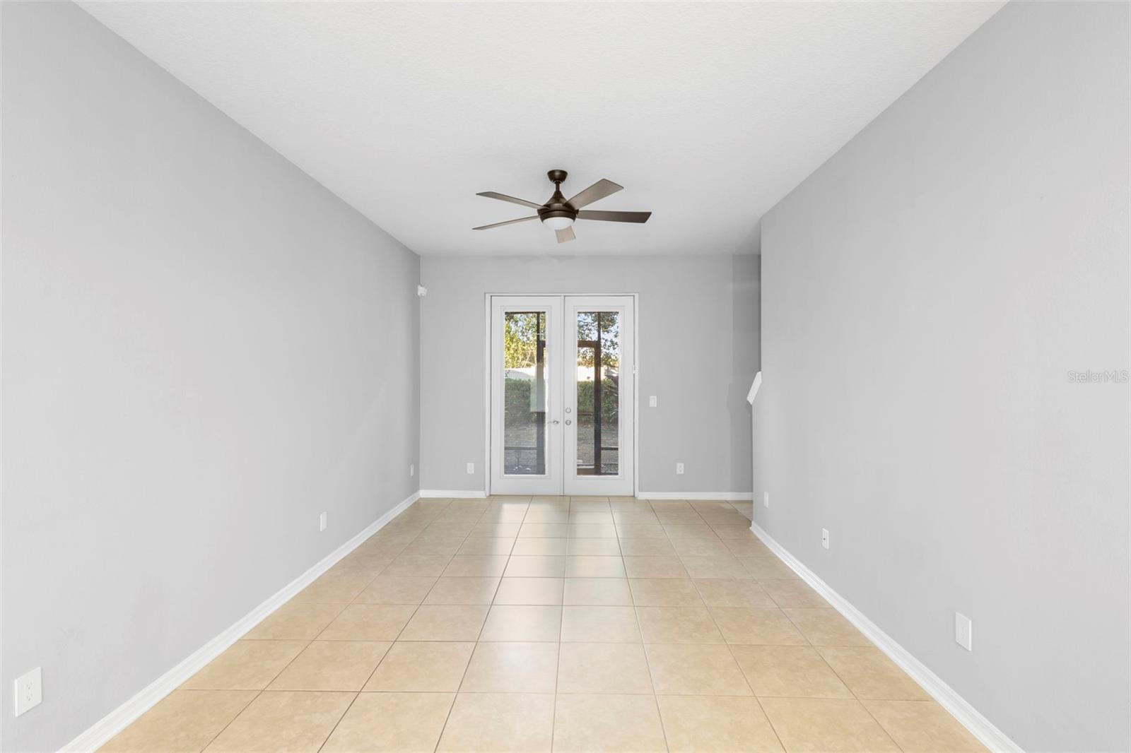 SOMERSET CHASE - Residential