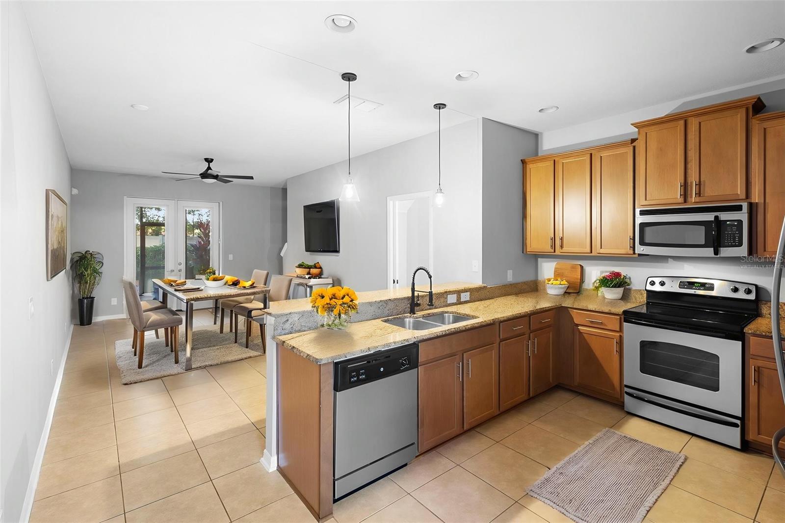 SOMERSET CHASE - Residential