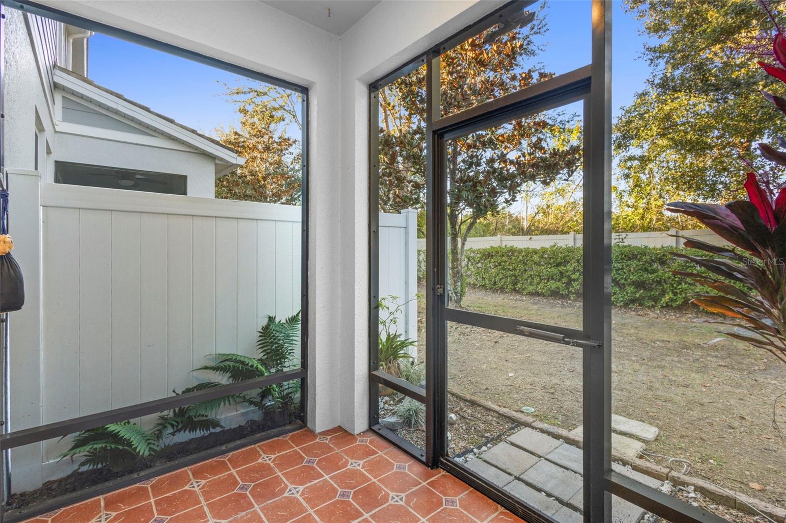 SOMERSET CHASE - Residential