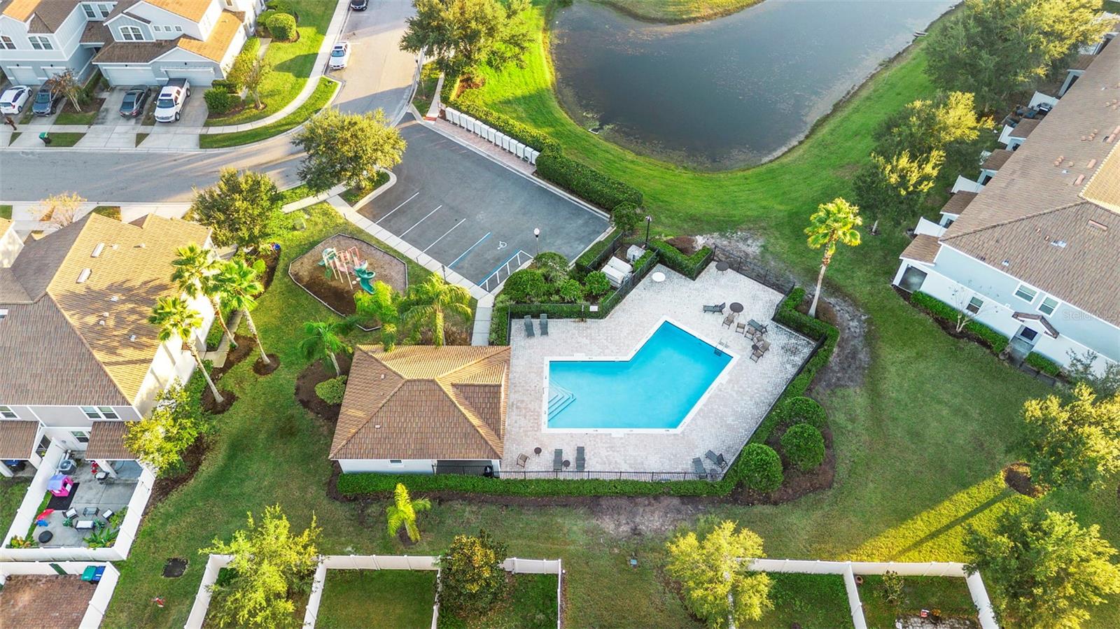 SOMERSET CHASE - Residential