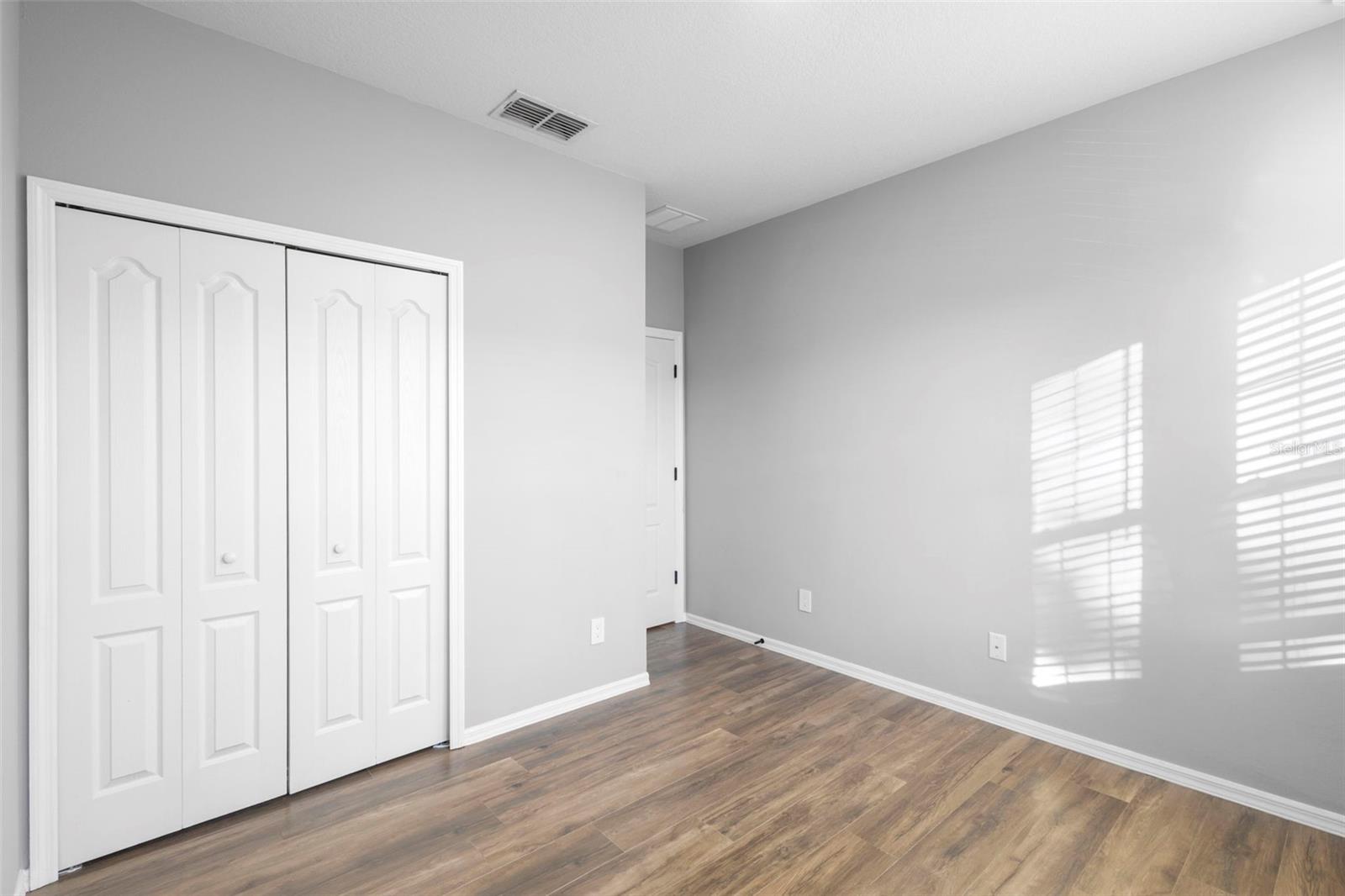 SOMERSET CHASE - Residential