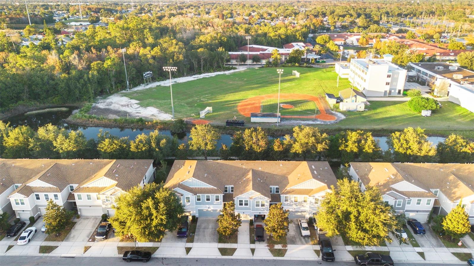 SOMERSET CHASE - Residential