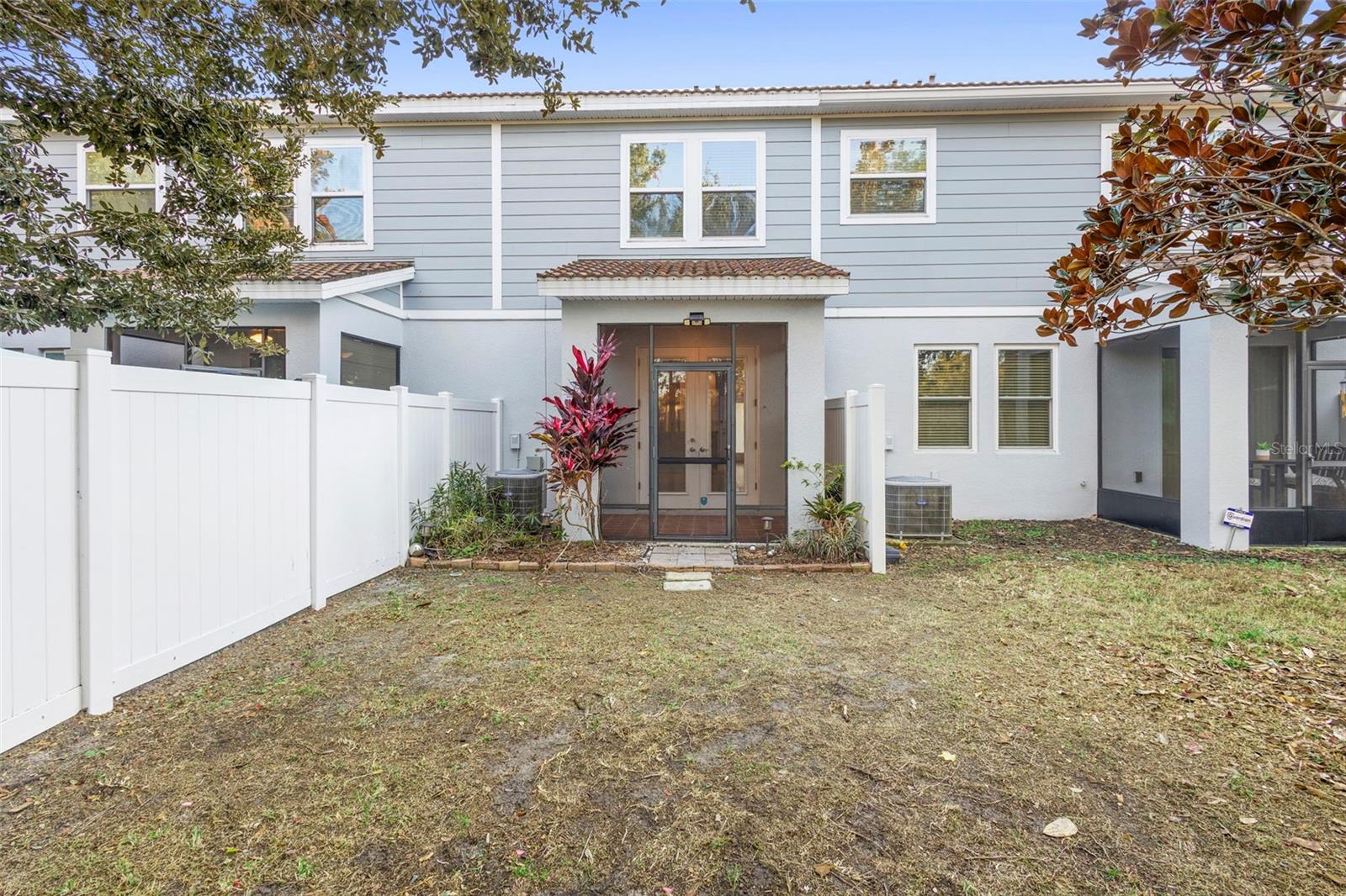 SOMERSET CHASE - Residential