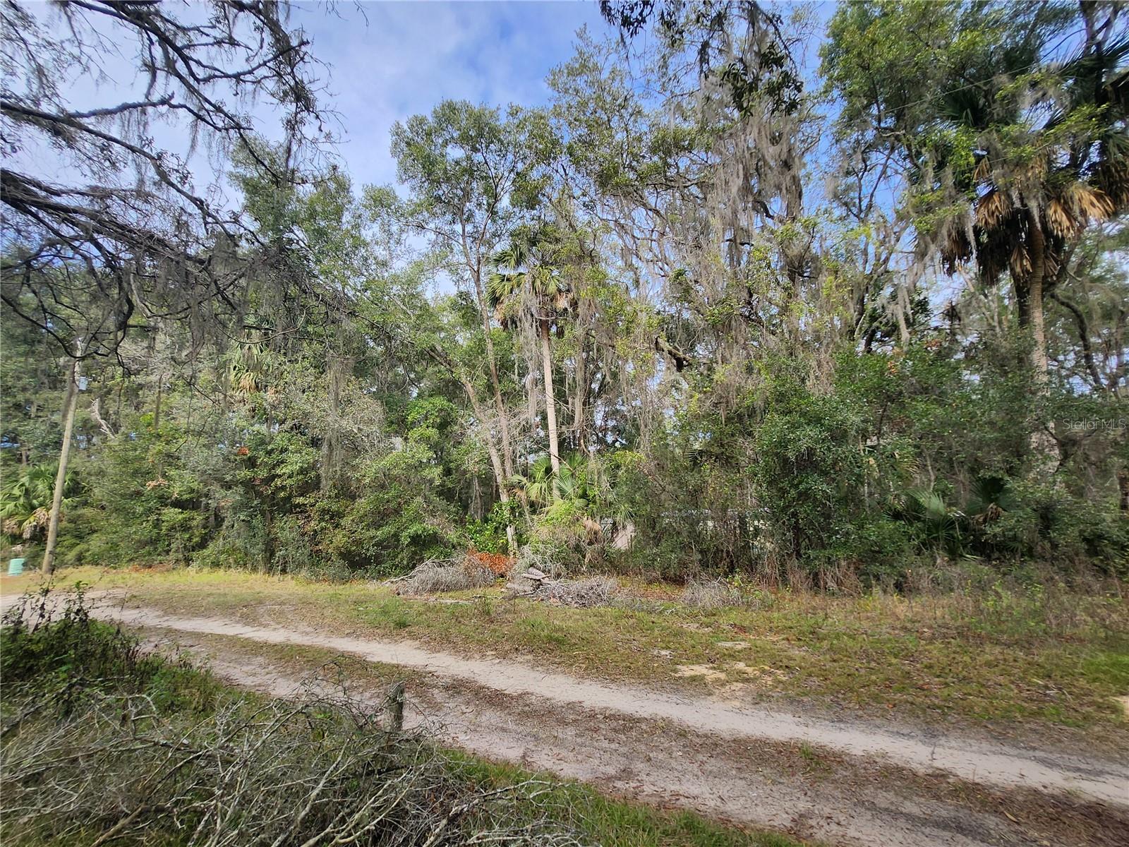 MEADOWS UN 02 - Land