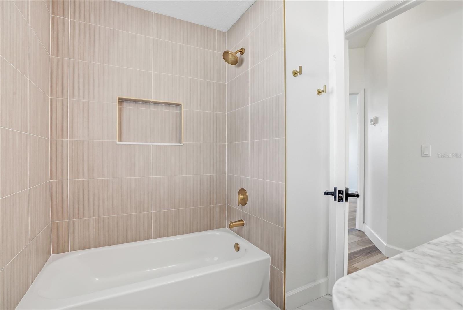 HARBOR VIEW 4 - Residential