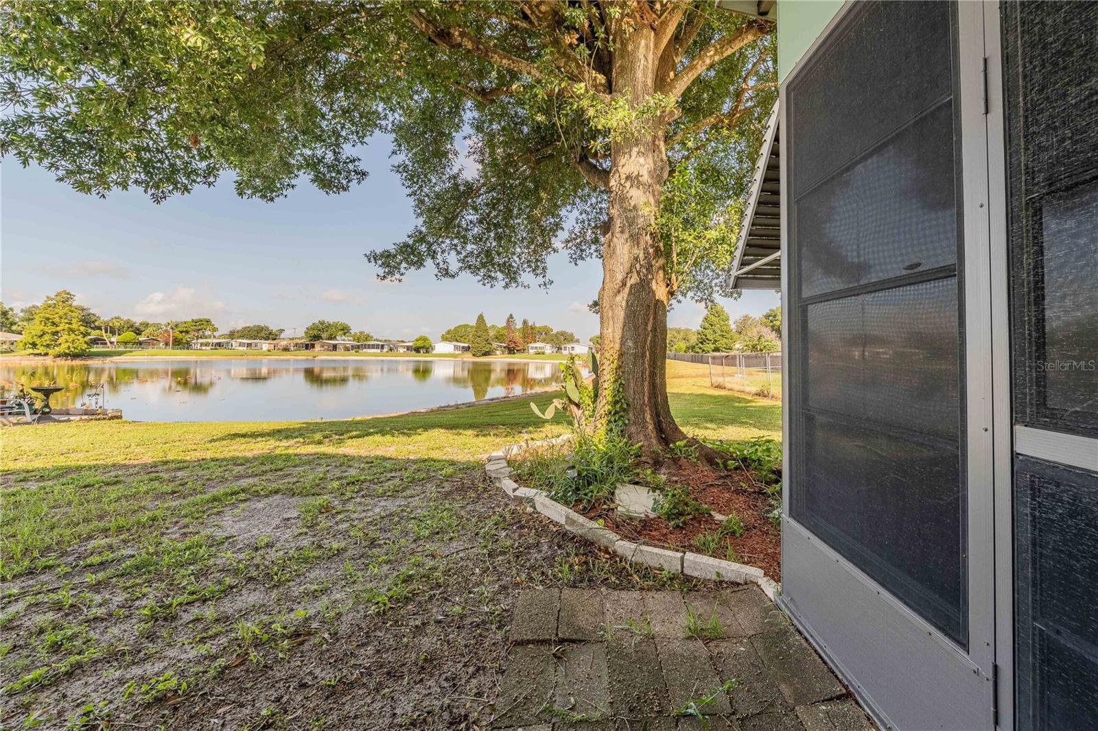 489 VILLAGE CIRCLE SW