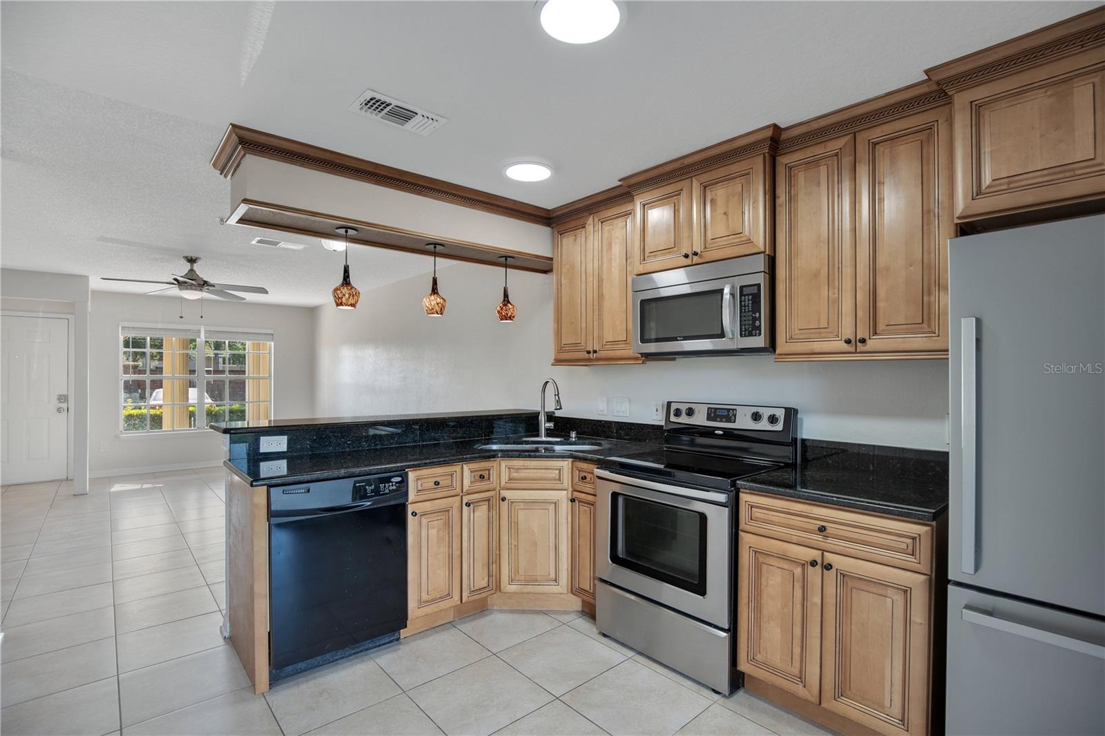 HUNTERS RESERVE A CONDO - Residential