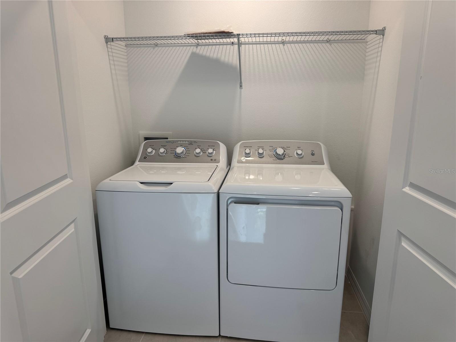 TOWNHOMES AT AZARIO - Residential Lease