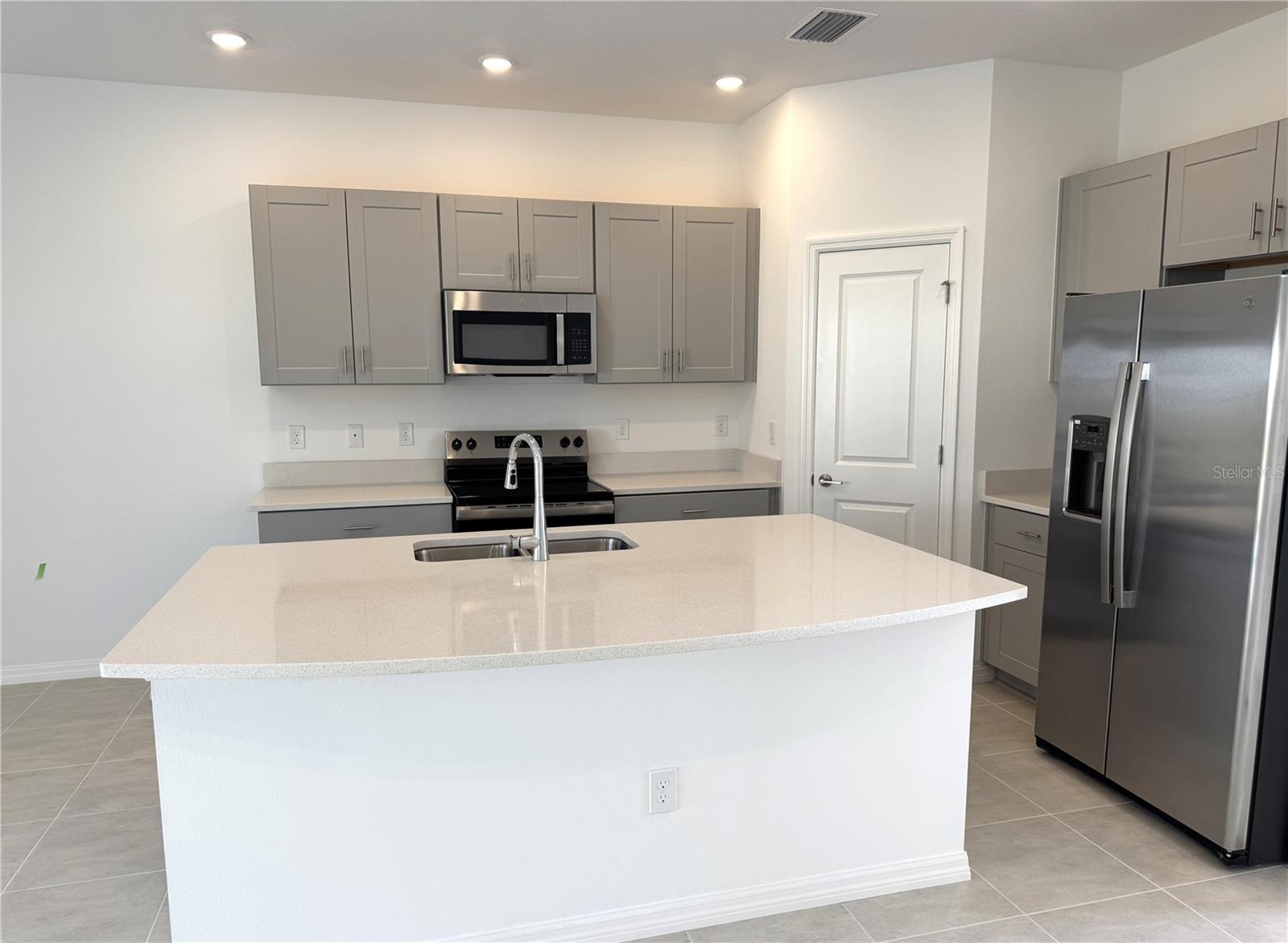 TOWNHOMES AT AZARIO - Residential Lease