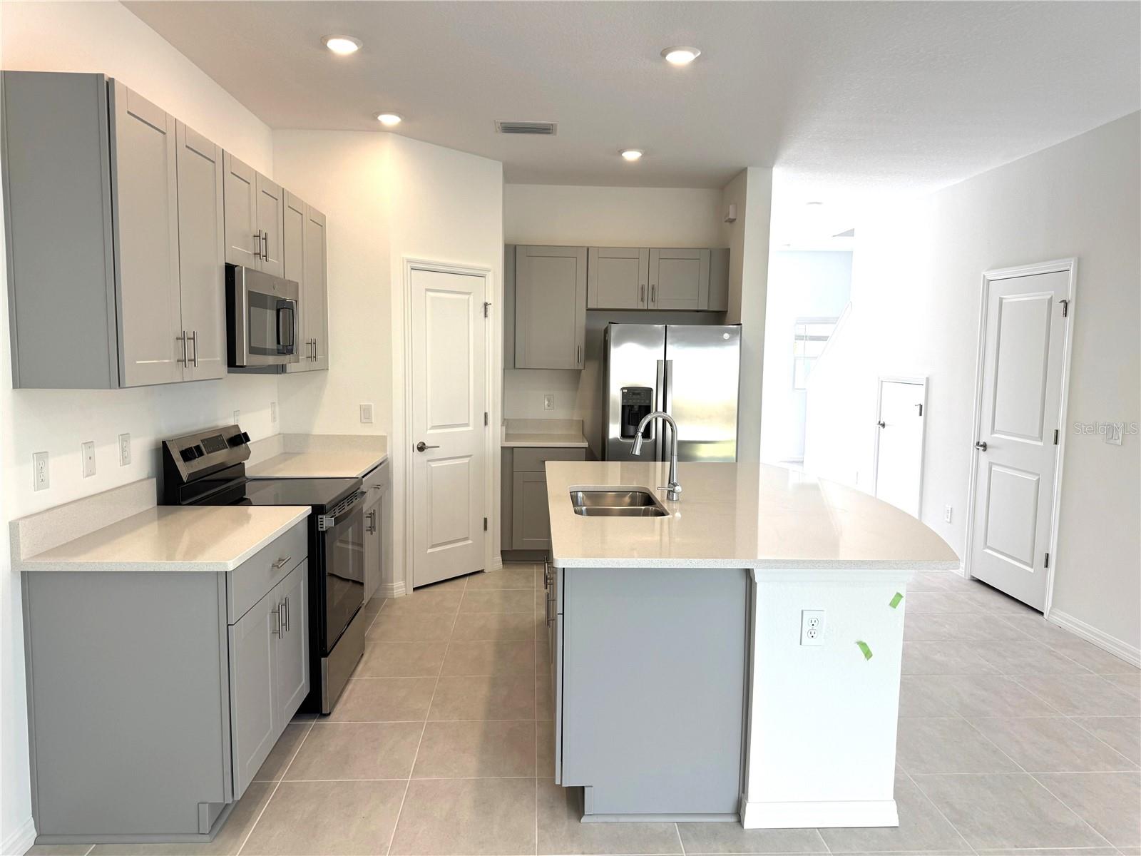 TOWNHOMES AT AZARIO - Residential Lease