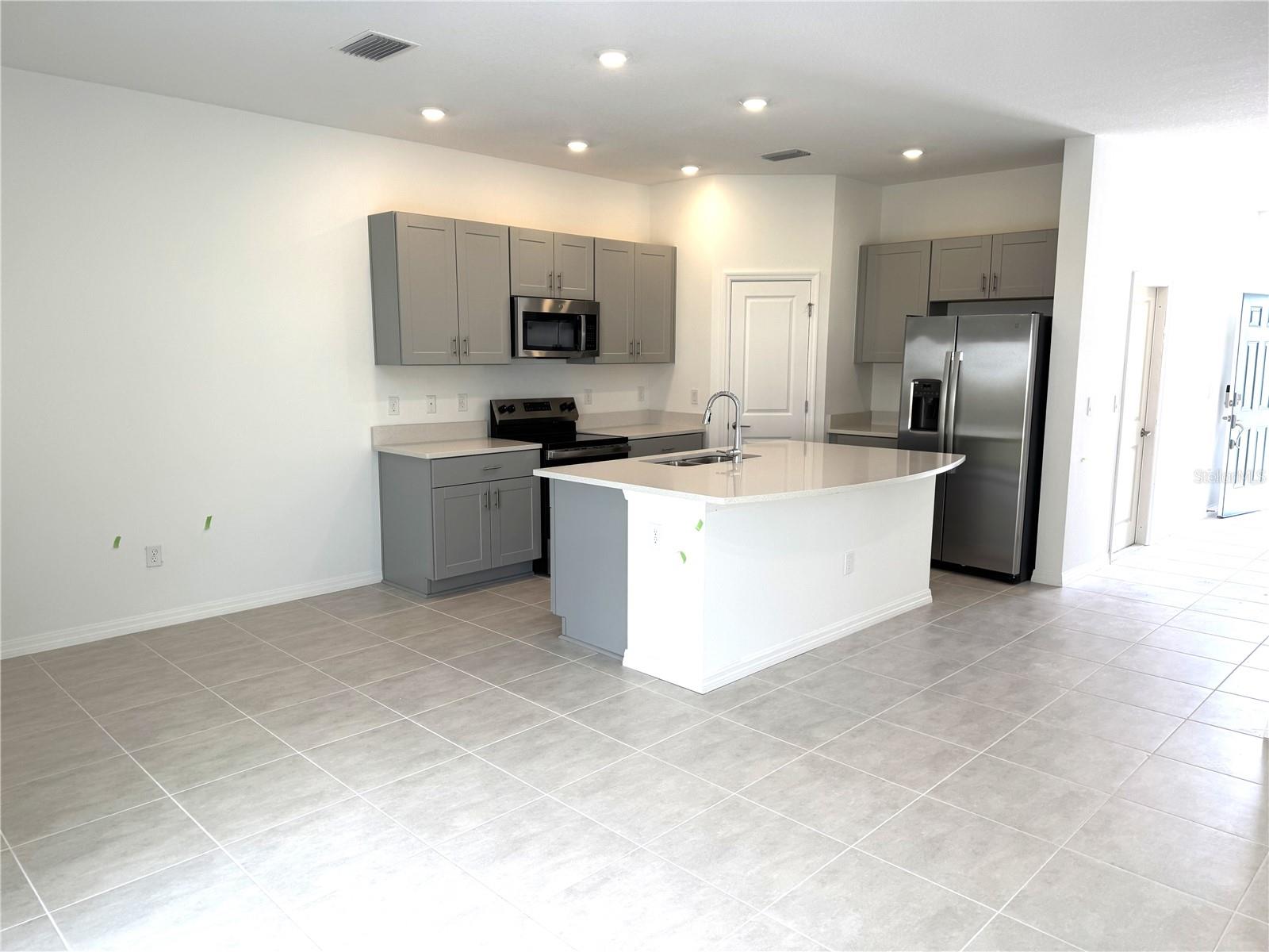 TOWNHOMES AT AZARIO - Residential Lease