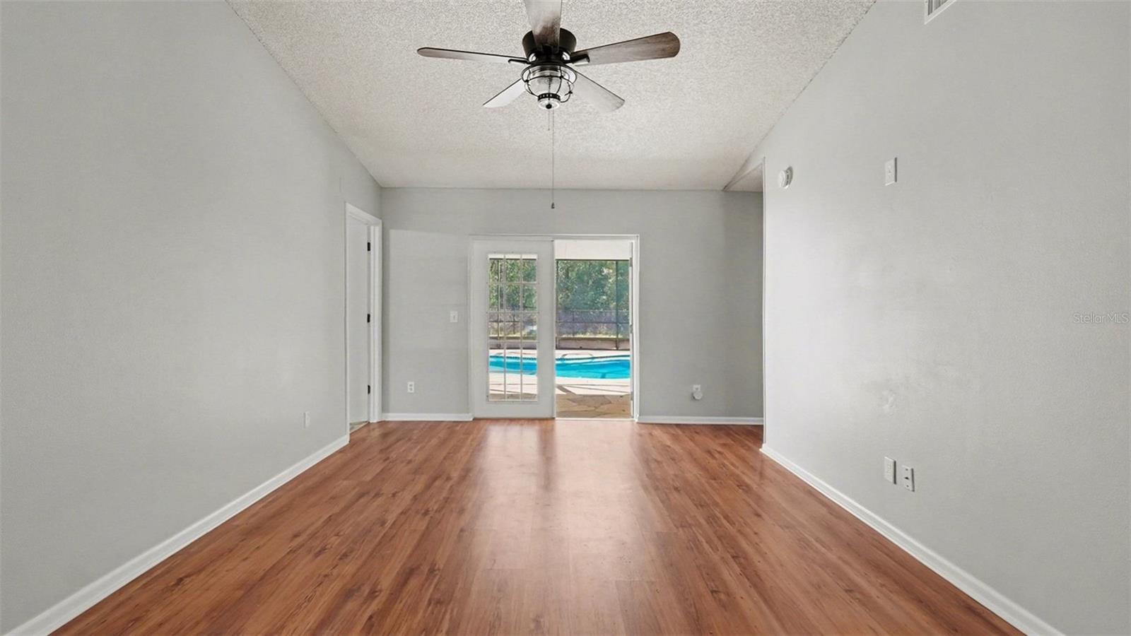 MARION OAKS - Residential