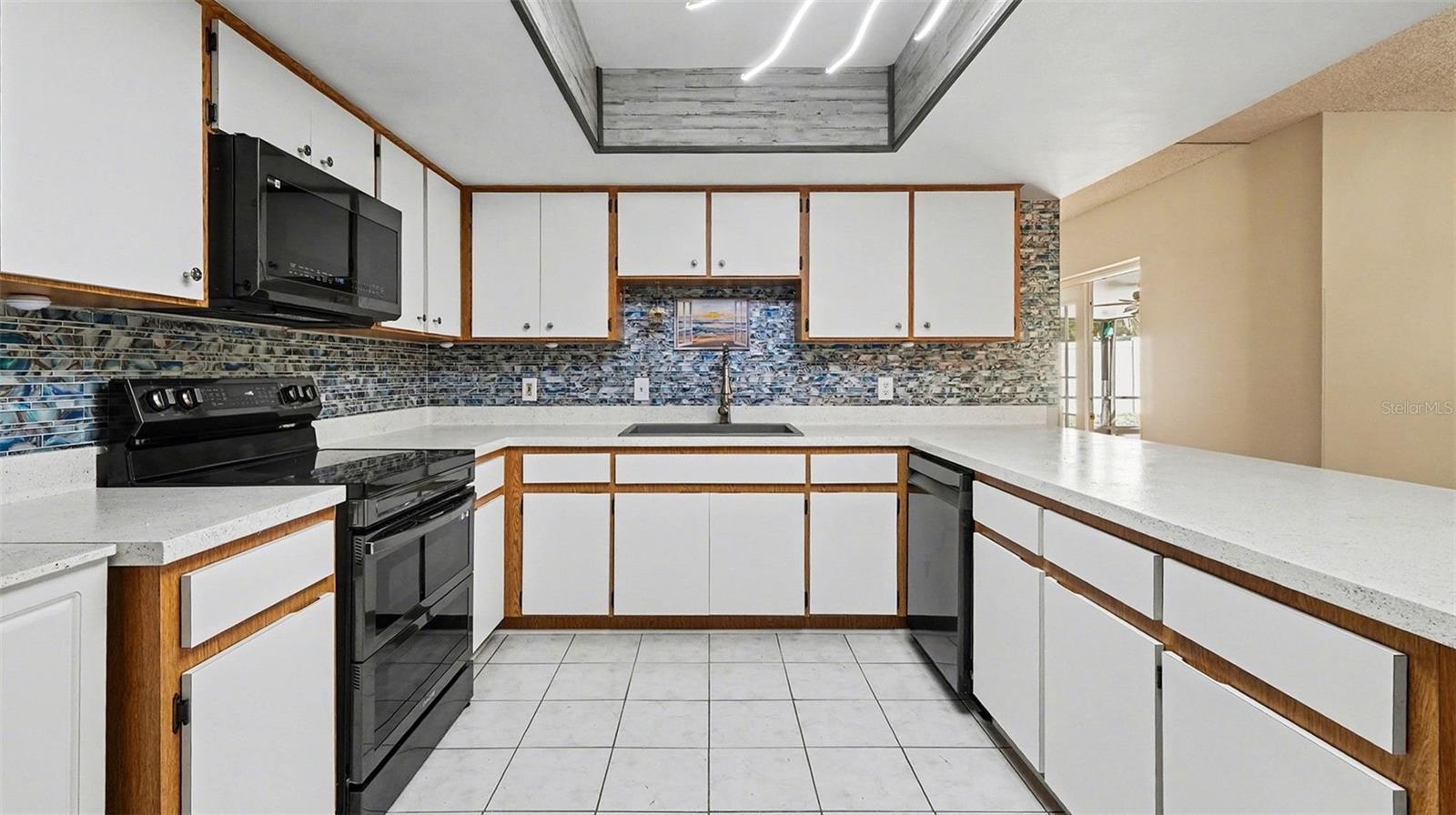 MARION OAKS - Residential