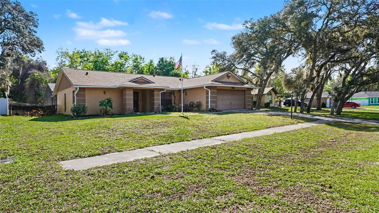 MARION OAKS - Residential