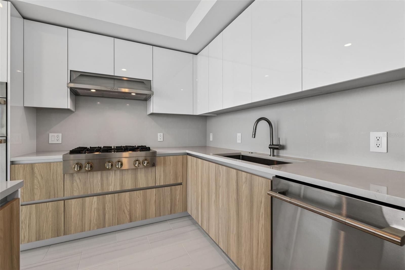 400 CENTRAL - Residential