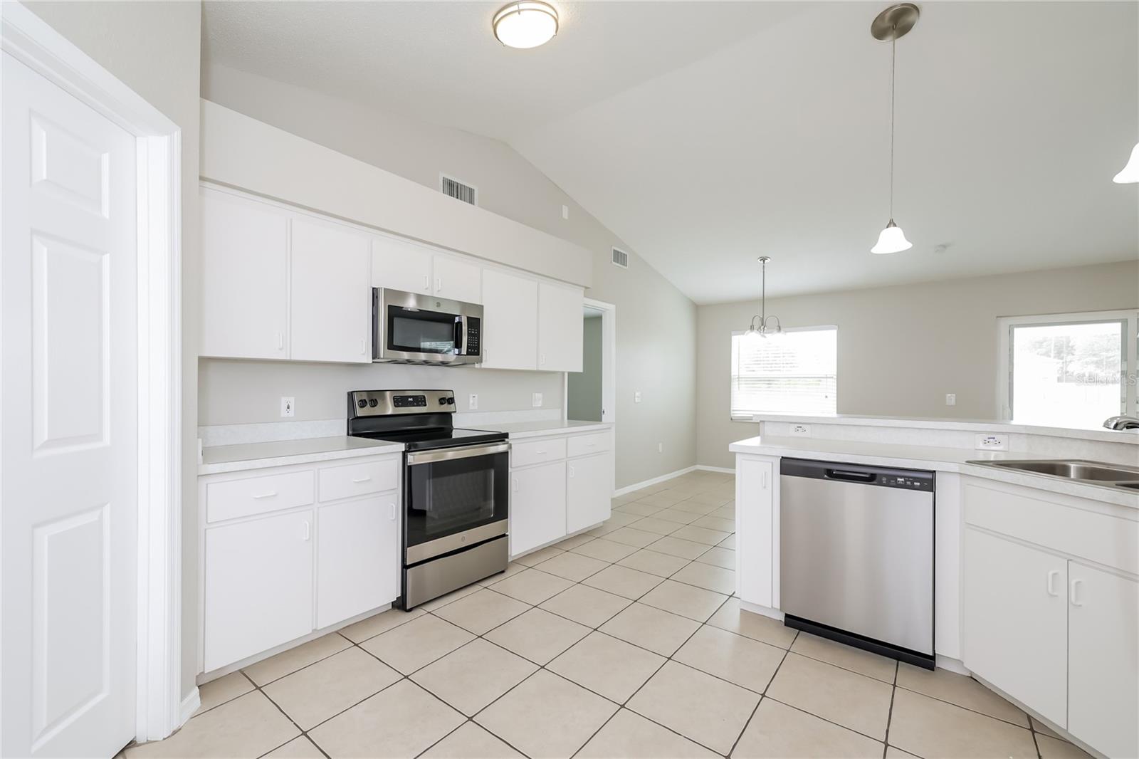 WINFIELD HEIGHTS - Residential Lease