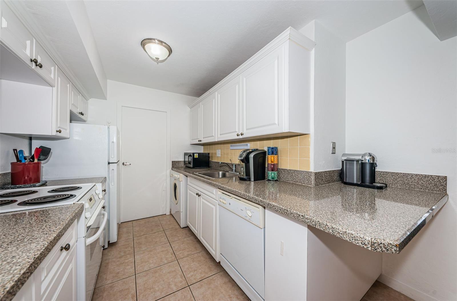 PARADISE ISLAND TOWERS CONDO - Residential