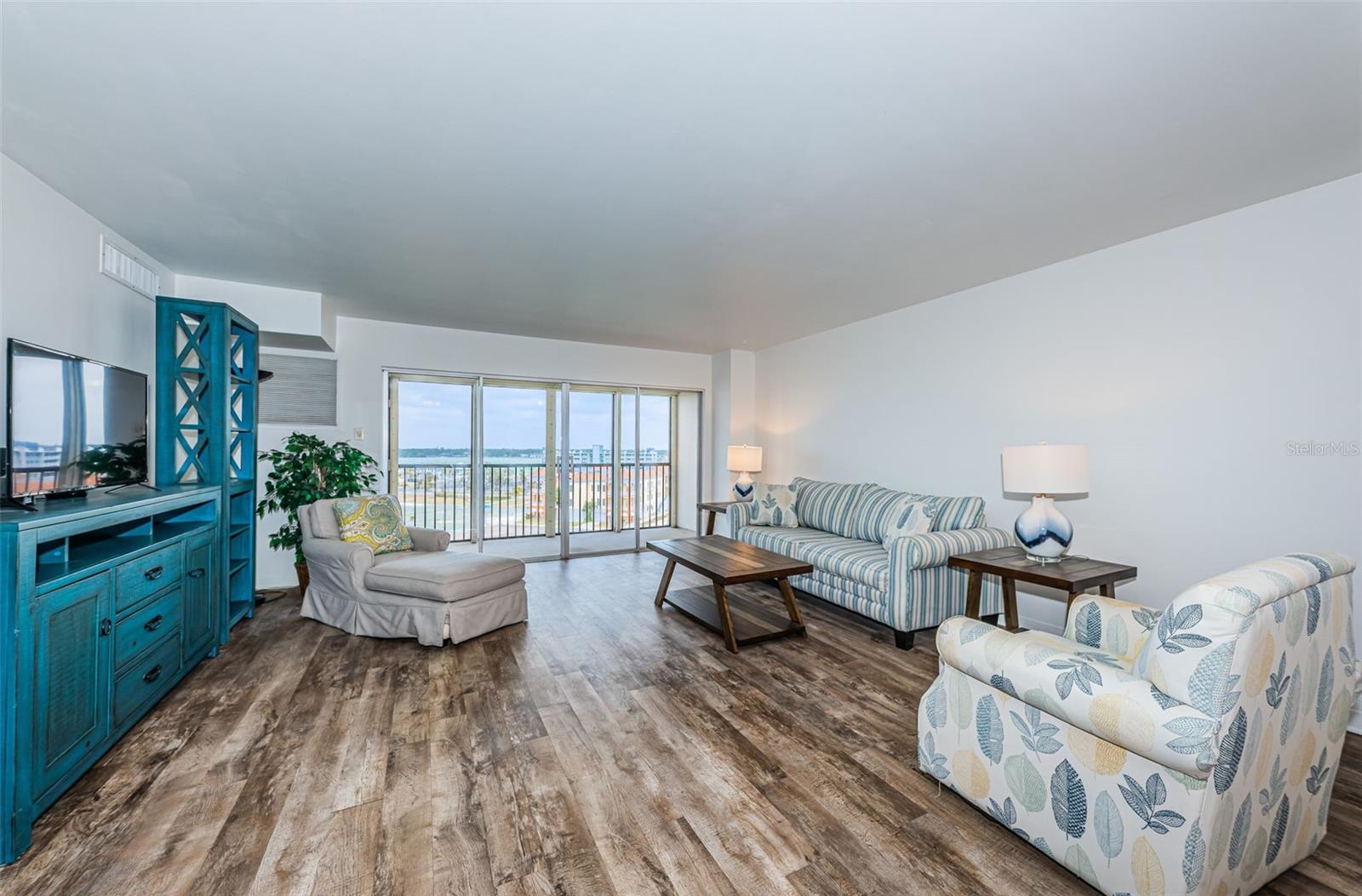 PARADISE ISLAND TOWERS CONDO - Residential