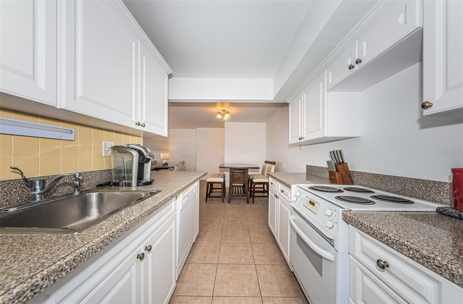 PARADISE ISLAND TOWERS CONDO - Residential