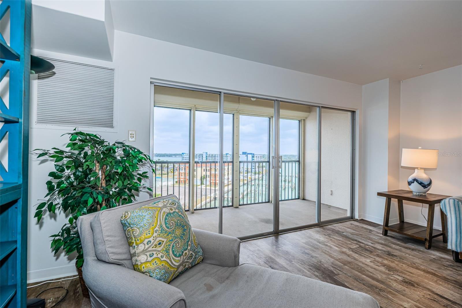 PARADISE ISLAND TOWERS CONDO - Residential