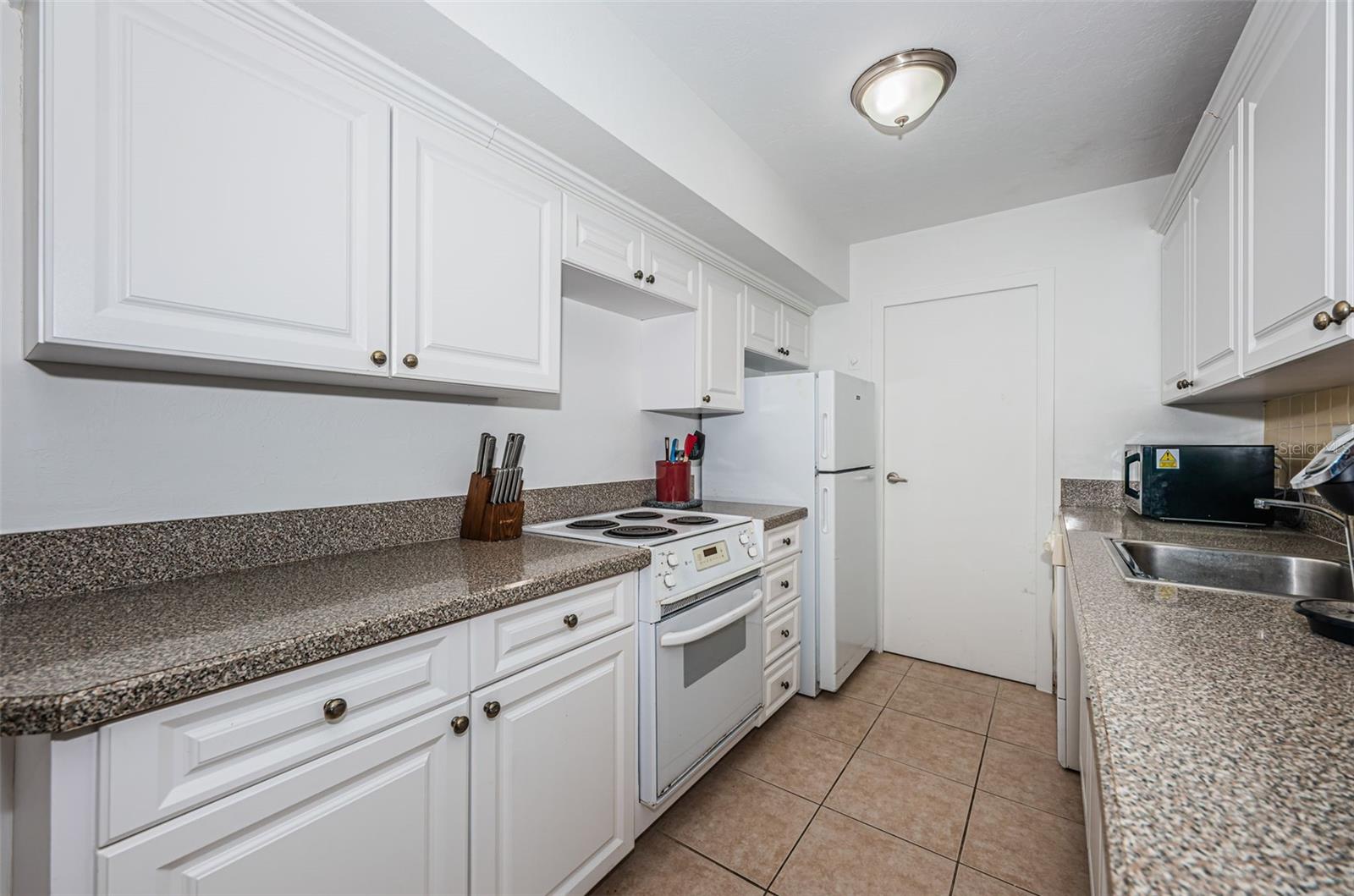 PARADISE ISLAND TOWERS CONDO - Residential