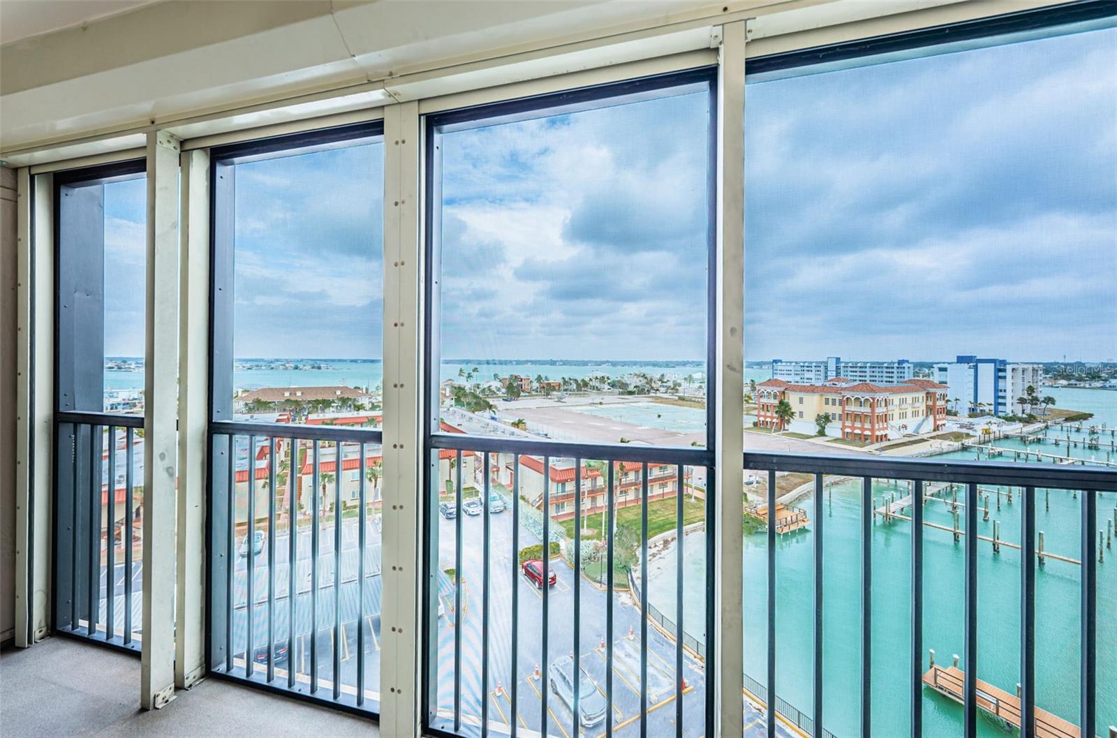 PARADISE ISLAND TOWERS CONDO - Residential