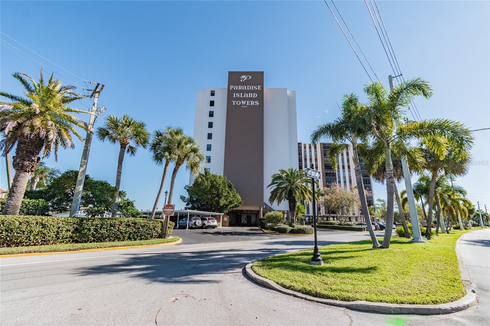 PARADISE ISLAND TOWERS CONDO - Residential