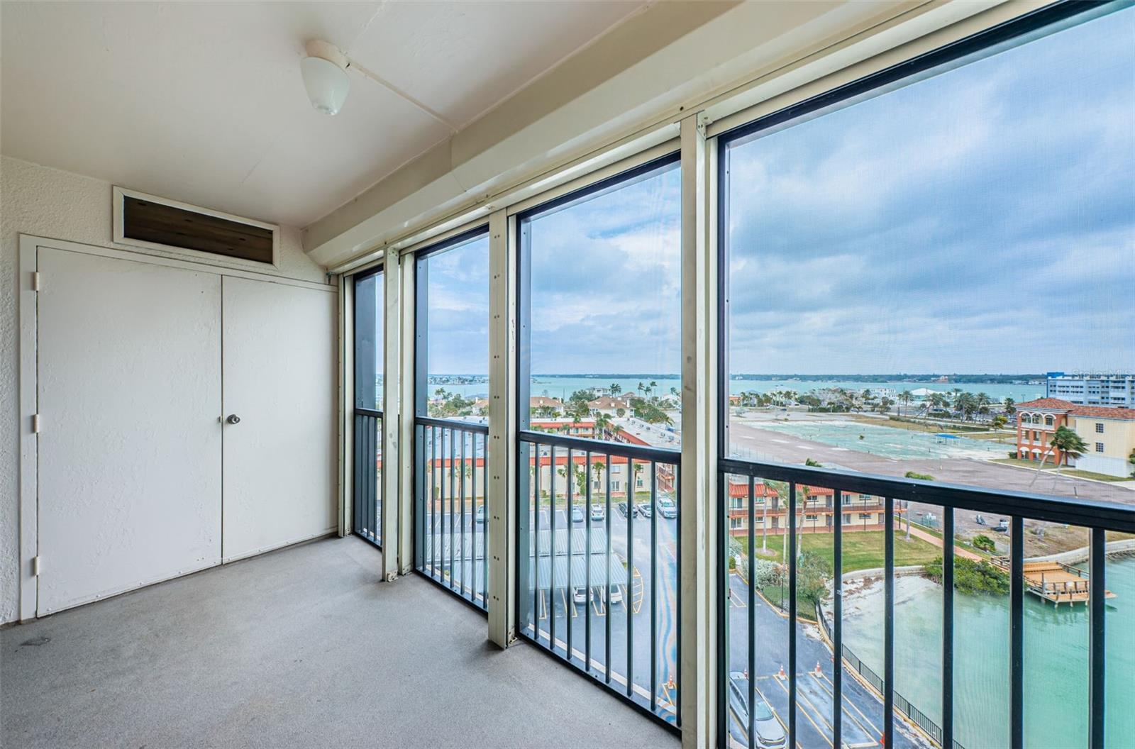 PARADISE ISLAND TOWERS CONDO - Residential