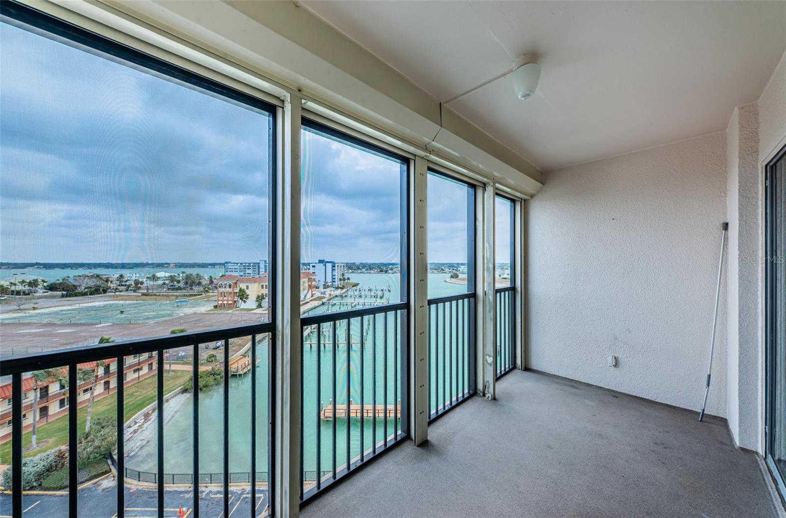 PARADISE ISLAND TOWERS CONDO - Residential